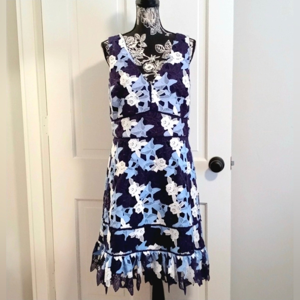 🆕️ 💙Vineyard Vines 146th Kentucky Derby💙 - Blue/White Rose Lace Dress